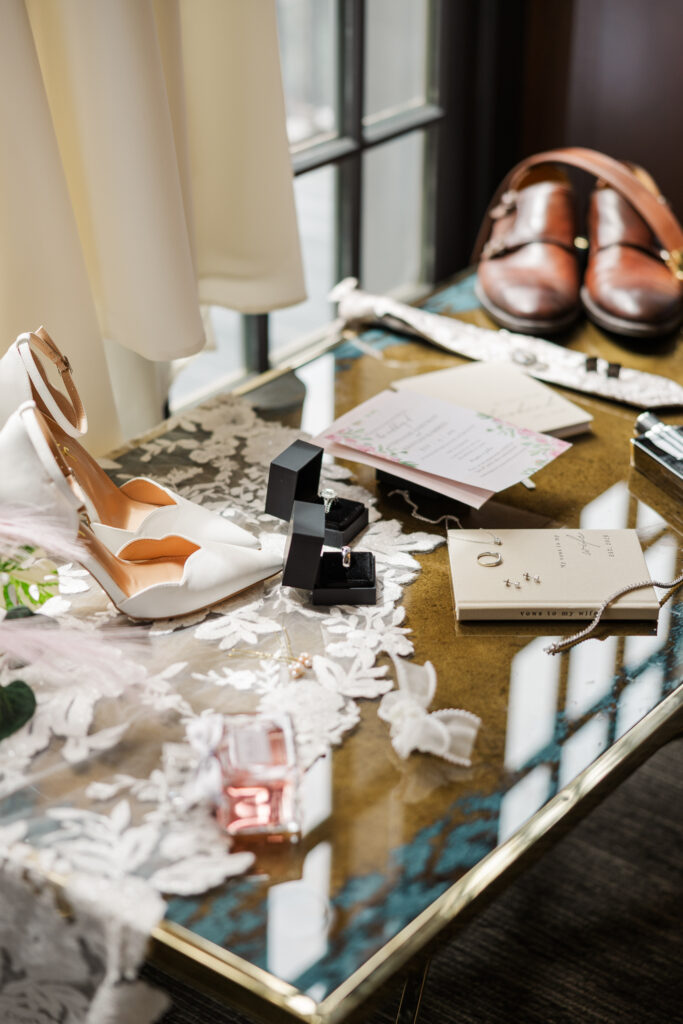 Stephanie and Kristian's Downtown Des Moines Wedding at The Tea Room and Greater Des Moines Botanical Garden_Claire Katan Creative Wedding Photography