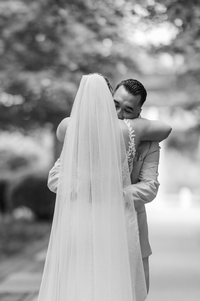 Stephanie and Kristian's Downtown Des Moines Wedding at The Tea Room and Greater Des Moines Botanical Garden_Claire Katan Creative Wedding Photography