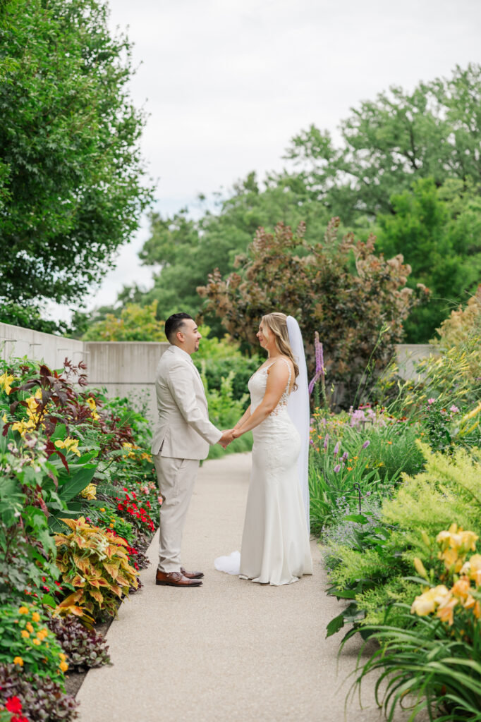 Stephanie and Kristian's Downtown Des Moines Wedding at The Tea Room and Greater Des Moines Botanical Garden_Claire Katan Creative Wedding Photography