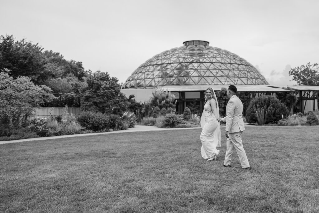 Stephanie and Kristian's Downtown Des Moines Wedding at The Tea Room and Greater Des Moines Botanical Garden_Claire Katan Creative Wedding Photography