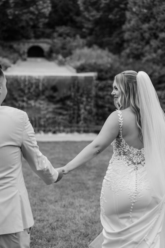 Stephanie and Kristian's Downtown Des Moines Wedding at The Tea Room and Greater Des Moines Botanical Garden_Claire Katan Creative Wedding Photography