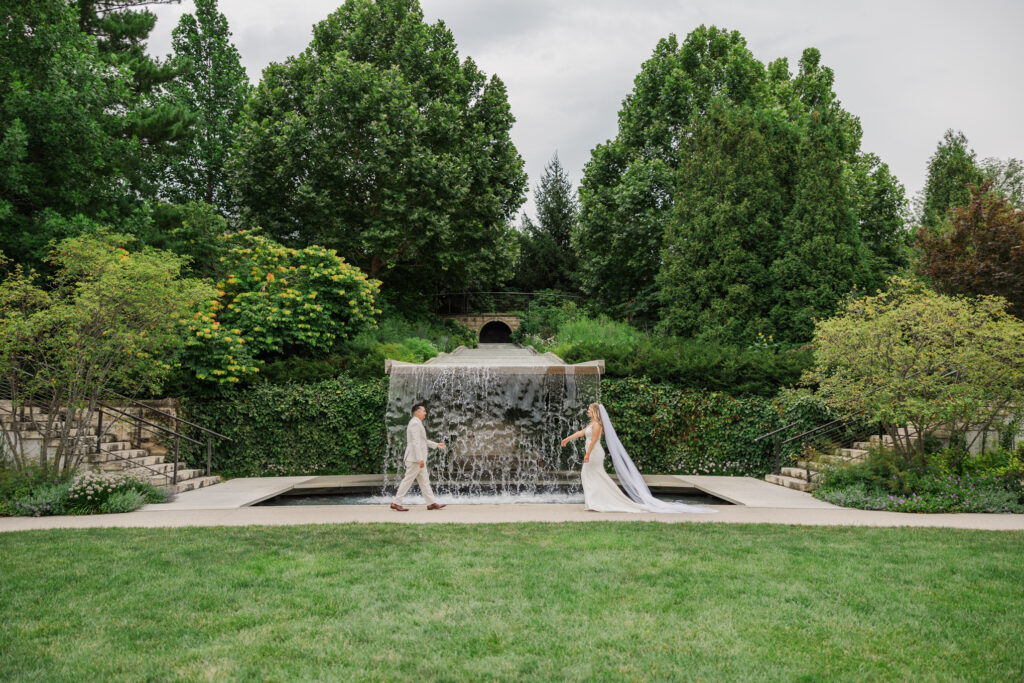 Stephanie and Kristian's Downtown Des Moines Wedding at The Tea Room and Greater Des Moines Botanical Garden_Claire Katan Creative Wedding Photography