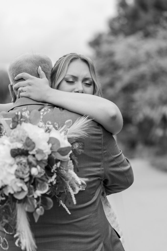 Stephanie and Kristian's Downtown Des Moines Wedding at The Tea Room and Greater Des Moines Botanical Garden_Claire Katan Creative Wedding Photography