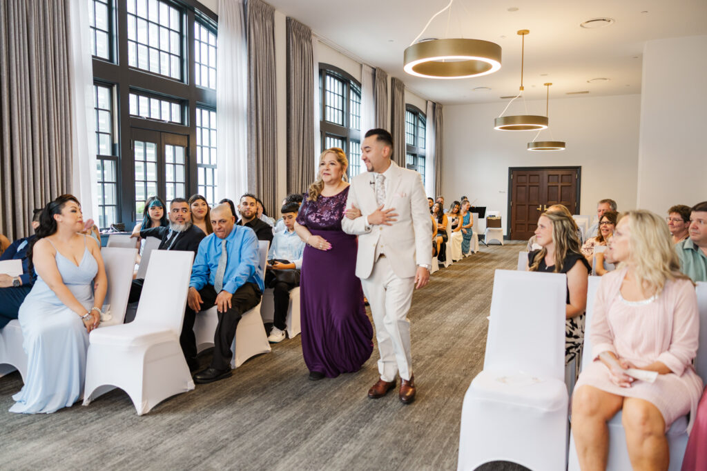 Stephanie and Kristian's Downtown Des Moines Wedding at The Tea Room and Greater Des Moines Botanical Garden_Claire Katan Creative Wedding Photography