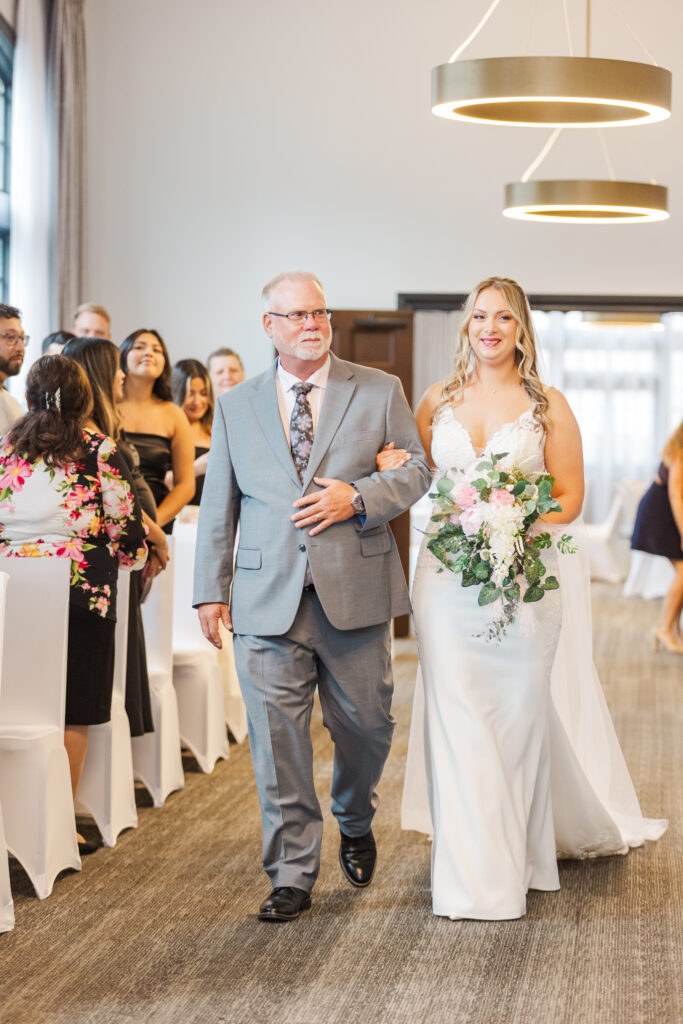 Stephanie and Kristian's Downtown Des Moines Wedding at The Tea Room and Greater Des Moines Botanical Garden_Claire Katan Creative Wedding Photography