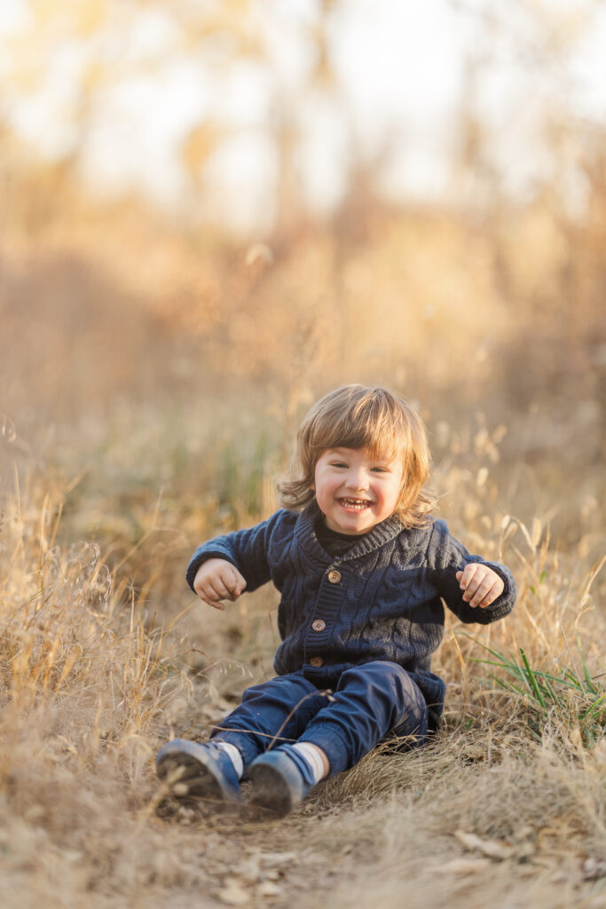 Extended family photo session at golden hour with Claire Katan Creative in Omaha.