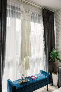 Michelle and Devin's Luxury Wedding at the Omaha Henry Doorly Zoo's Harper Event Center photographed by Claire Katan Creative