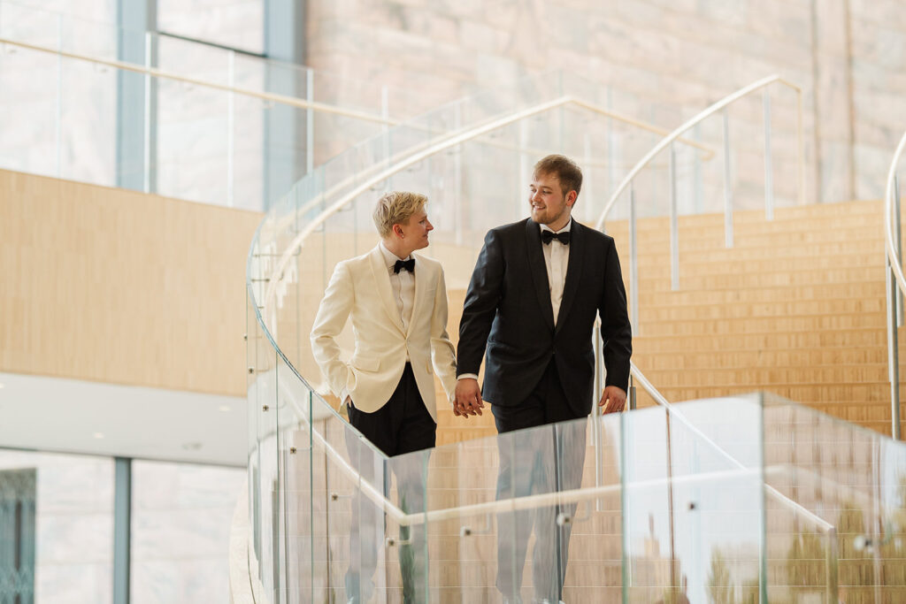 gay-couple-joslyn-art-museum